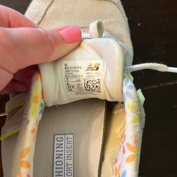 New Balance sneakers - Picture 6 of 6